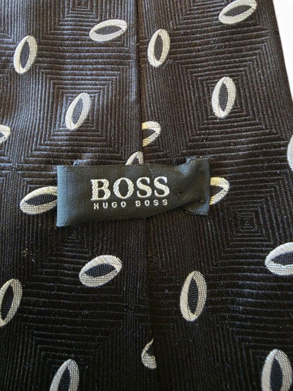 Hugo Boss Men’s Silk Tie Black White Geometric Oval Print Made in Italy - Picture 6 of 11